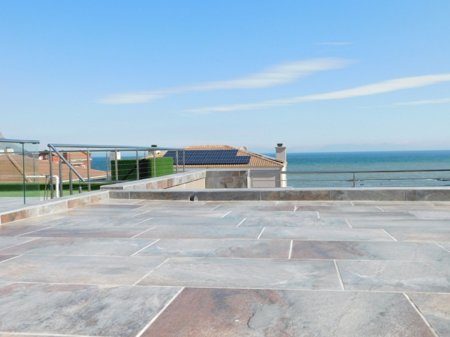 4 Bedroom Property for Sale in Harbour Island Western Cape